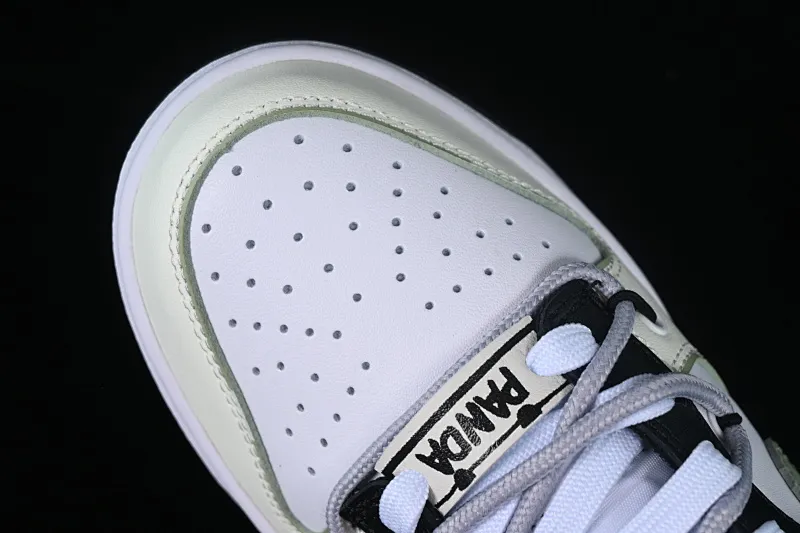 All Categories Nk SB Dunk Series Nk SB Dunk Low Low-top sneakers Nk Dunk Low Rolling in Black and white yellow panda Graffiti simple SB strap low-top casual sneakers DD1503-101